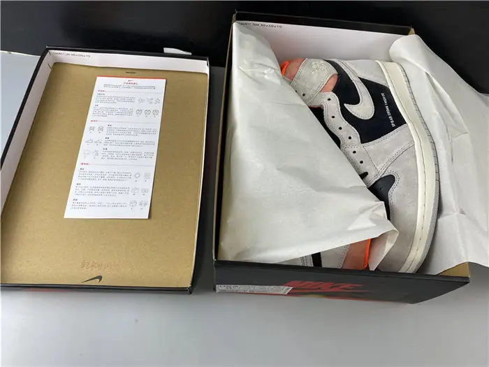 Jordan1 Retro Neutral Grey Hyper Crimson 
