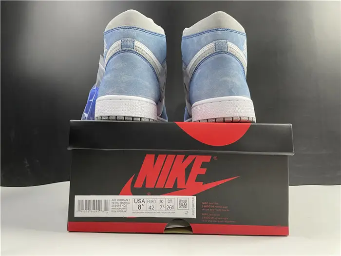 Jordan1 Retro Hyper Royal Smoke Grey 