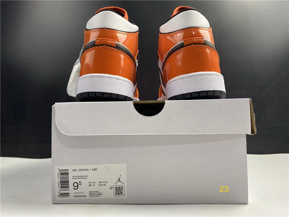 Jordan1 Mid SE Turf Orange 