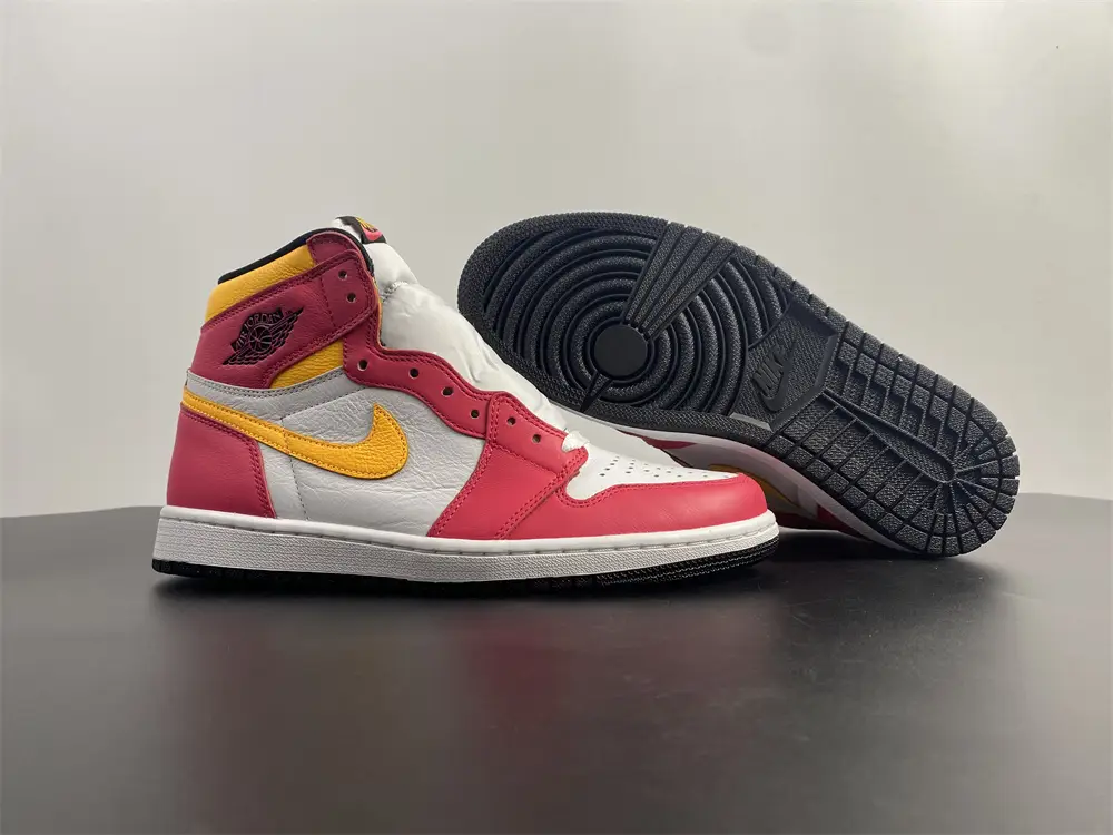 Jordan1 OG Light Fusion Red 