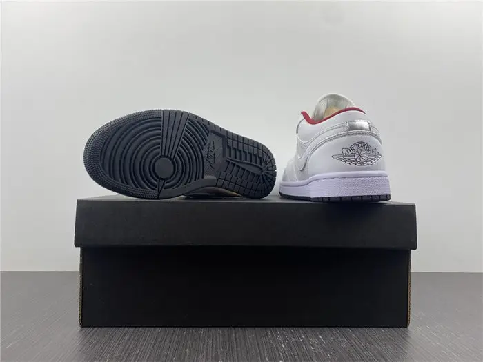 Jordan1 Low SE 