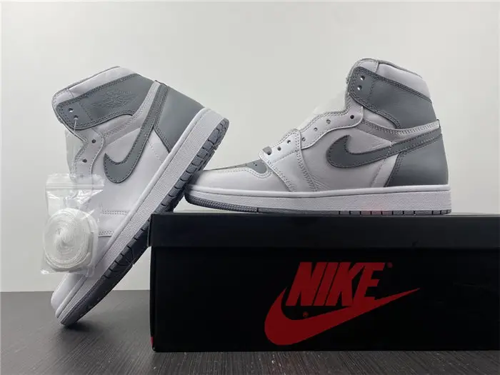 Jordan1 OG Stealth 