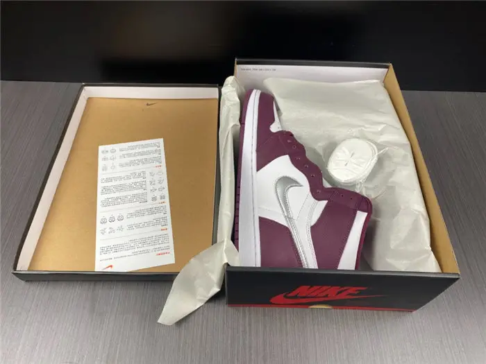 Jordan1 Retro OG Bordeaux 
