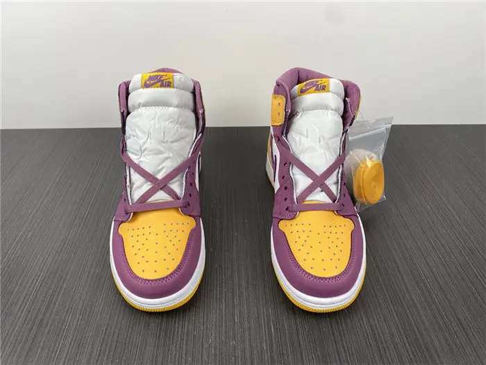 Jordan1 Retro OG Brotherhood 