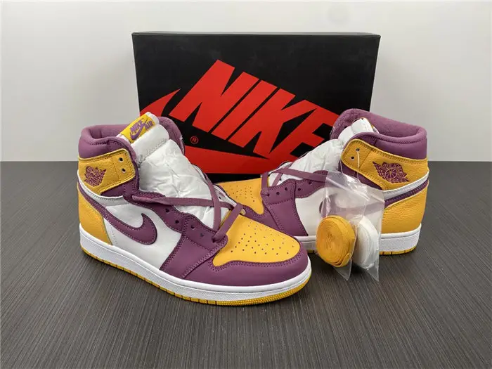 Jordan1 Retro OG Brotherhood 