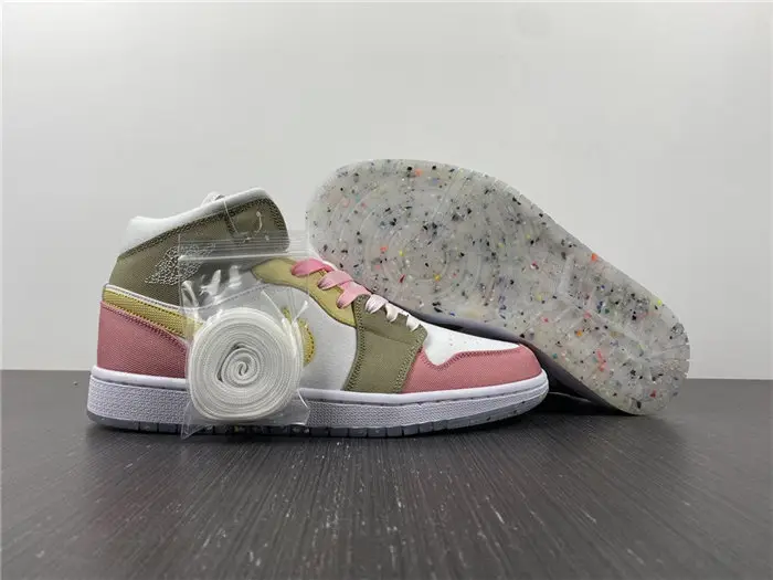 Jordan1 Mid SE Pastel Vivid Green Grind 
