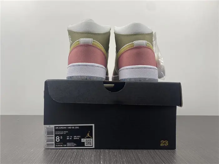 Jordan1 Mid SE Pastel Vivid Green Grind 