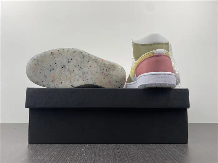Jordan1 Mid SE Pastel Vivid Green Grind 