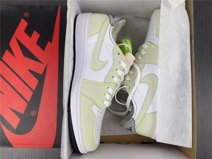 Jordan1 White Ghost Green Black 