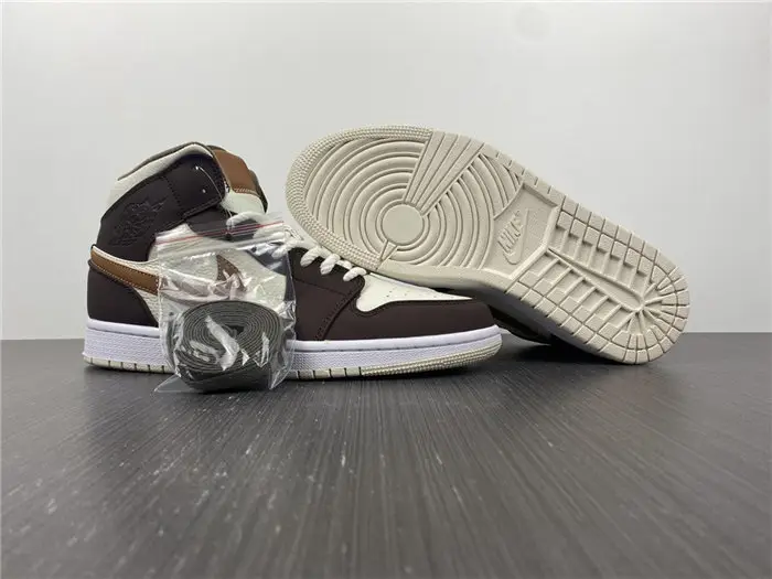 Jordan1 Mid SE Brown Basalt Oatmeal 