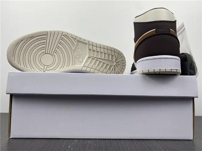 Jordan1 Mid SE Brown Basalt Oatmeal 