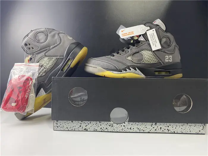 Jordan5 Off-White Black