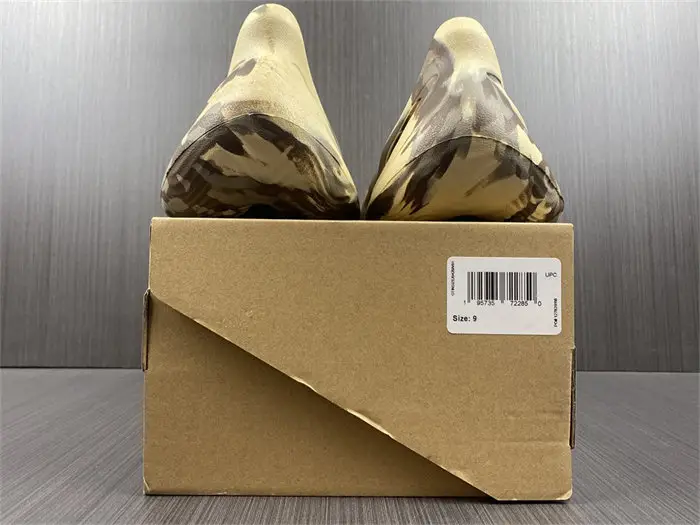 ADIDAS YEEZY Foam RNNR MX Cream Clay 