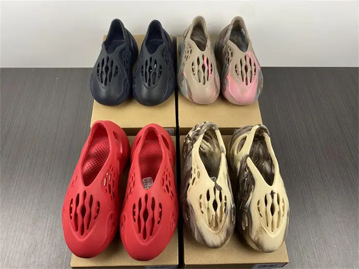 ADIDAS YEEZY Foam RNNR MX Cream Clay 