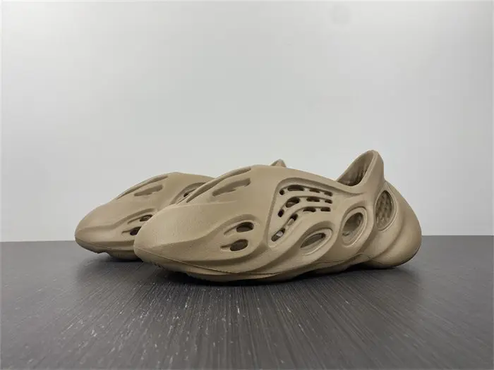 ADIDAS YEEZY Foam RNNR Mist