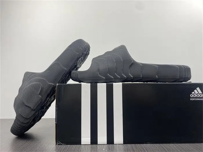 ADIDAS New Colleettion