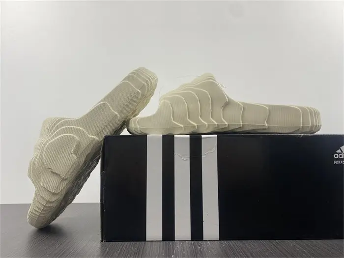 ADIDAS New Colleettion