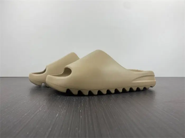 Adidas Yeezy Slide Pure (First Release)