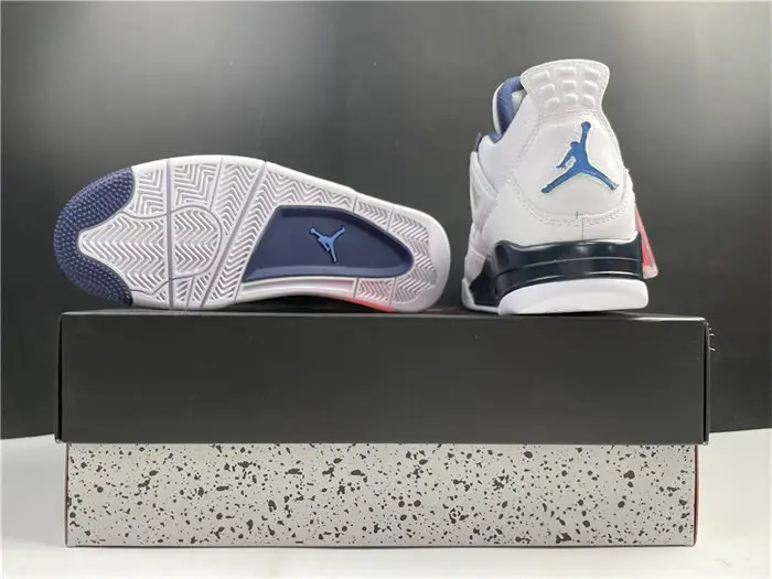 Jordan 4 Retro Columbia 