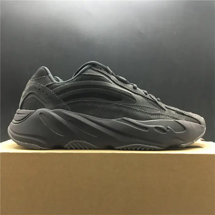 adidas Yeezy Boost 700 V2 Vanta