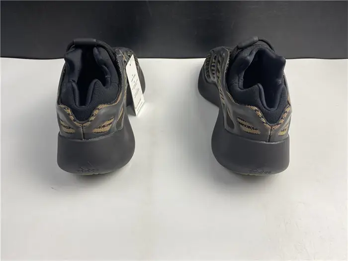 adidas Yeezy 700 V3 Clay Brown 