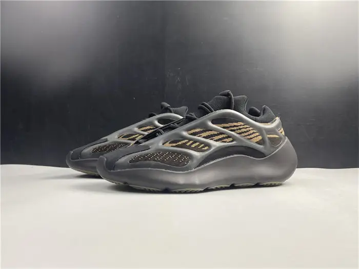 adidas Yeezy 700 V3 Clay Brown
