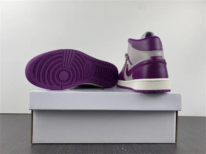 Jordan 1 Mid Magenta 