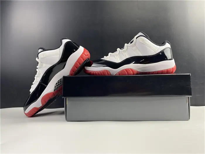 Jordan 11 Retro Low Concord Bred