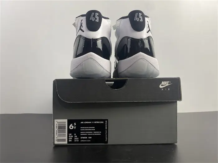 Jordan 11 Retro Concord 