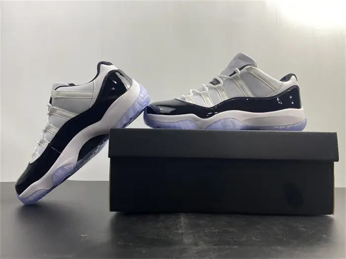 Jordan 11 Retro Low Concord