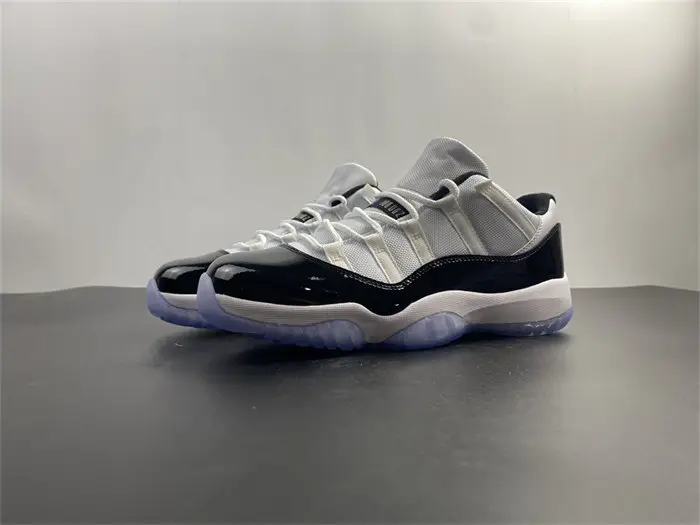 Jordan 11 Retro Low Concord
