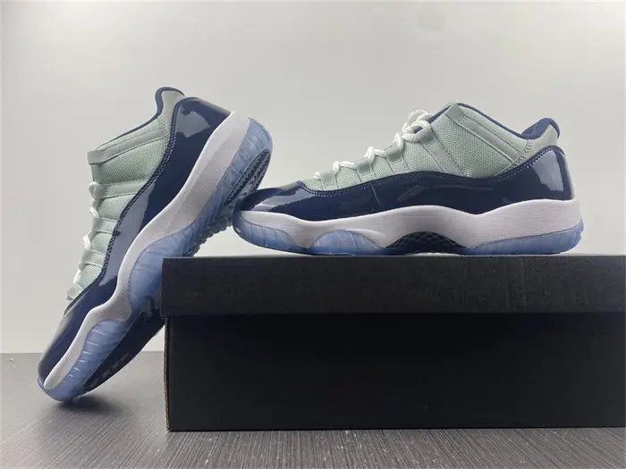 Jordan 11 Retro Low Georgetown