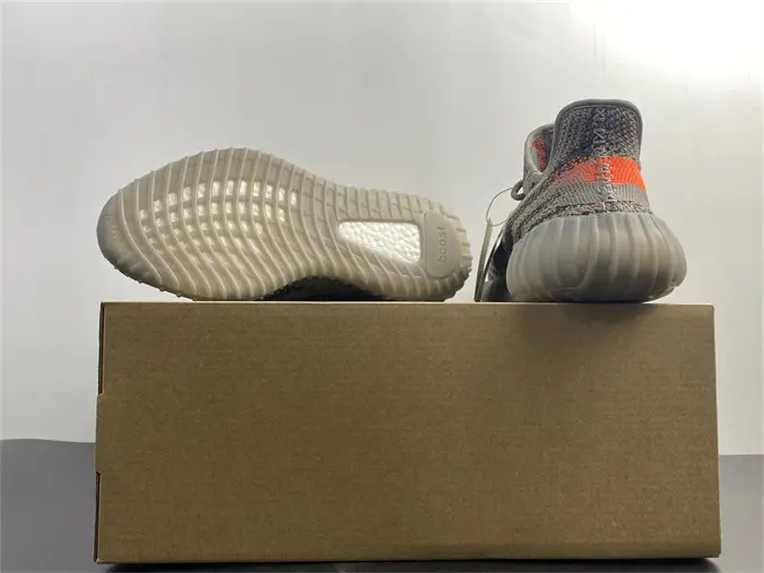 adidas Yeezy Boost 350 V2Beluga Reflective 