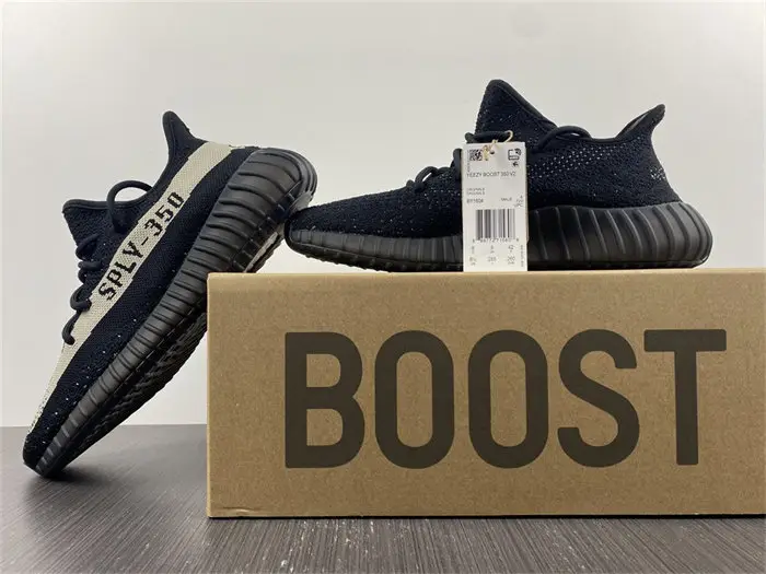 adidas Yeezy Boost 350 V2Core Black White