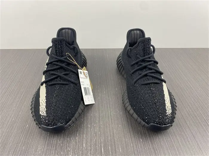 adidas Yeezy Boost 350 V2Core Black White 