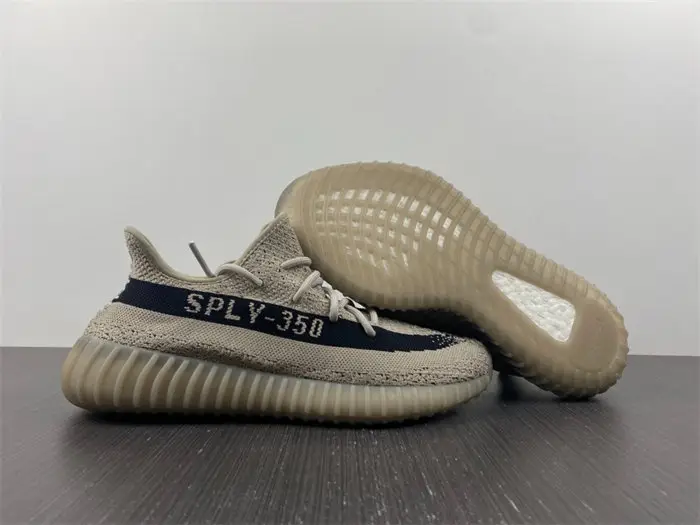 adidas Yeezy Boost 350 V2 
