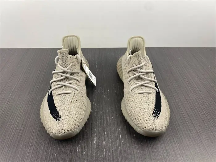adidas Yeezy Boost 350 V2 