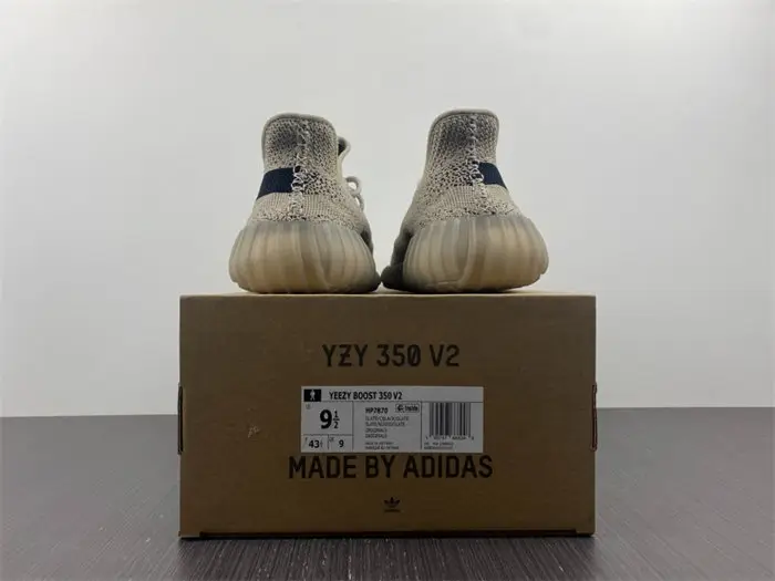 adidas Yeezy Boost 350 V2 
