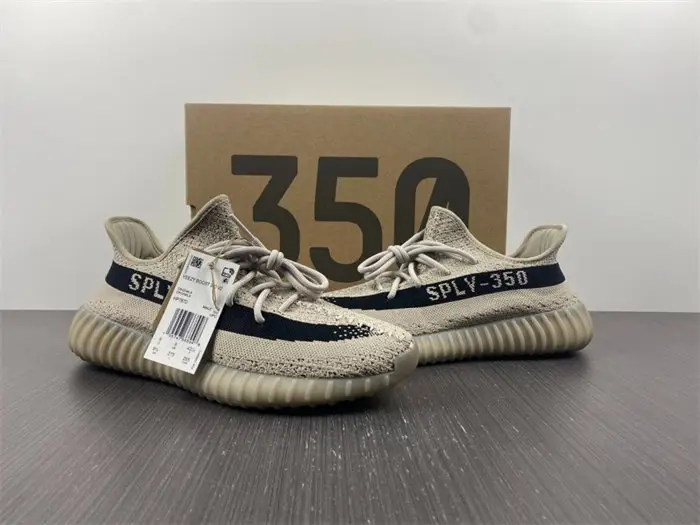 adidas Yeezy Boost 350 V2 