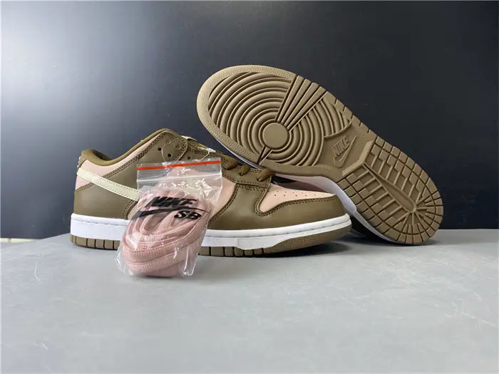 Nike Dunk SB Low Stussy Cherry 