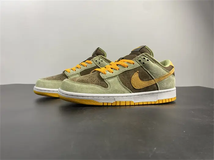 Nike Dunk Low Dusty Olive