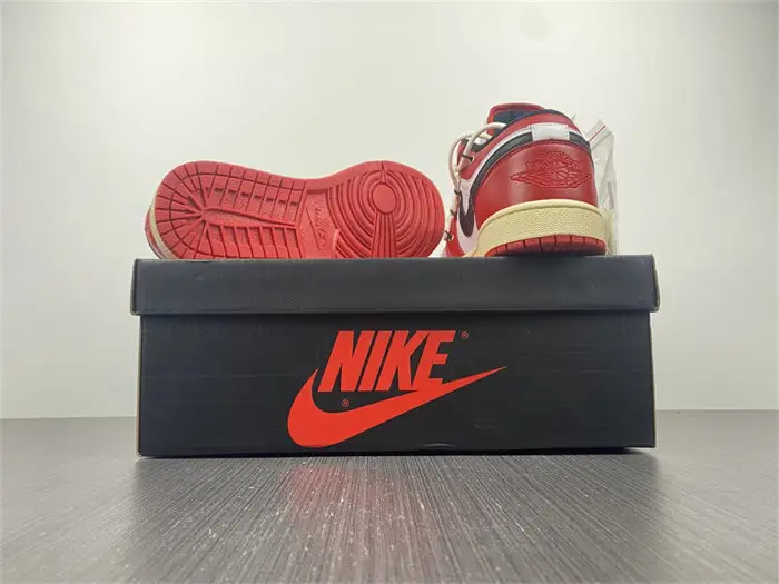 AIR JORDAN 1 LOW Chicago 