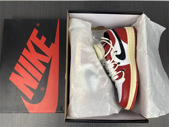 AIR JORDAN 1 LOW Chicago 