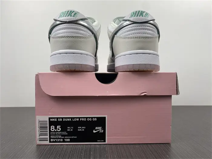 Nike SB Dunk Low Diamond Supply Co White Diamond 