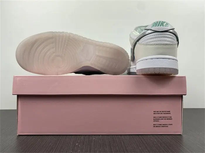 Nike SB Dunk Low Diamond Supply Co White Diamond 