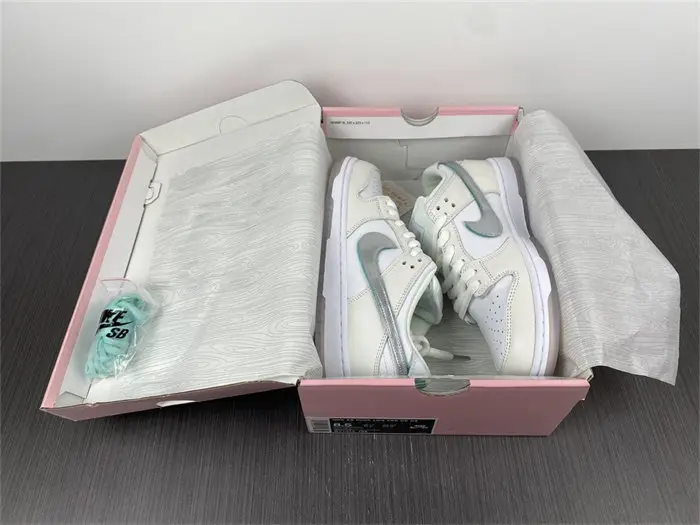 Nike SB Dunk Low Diamond Supply Co White Diamond 