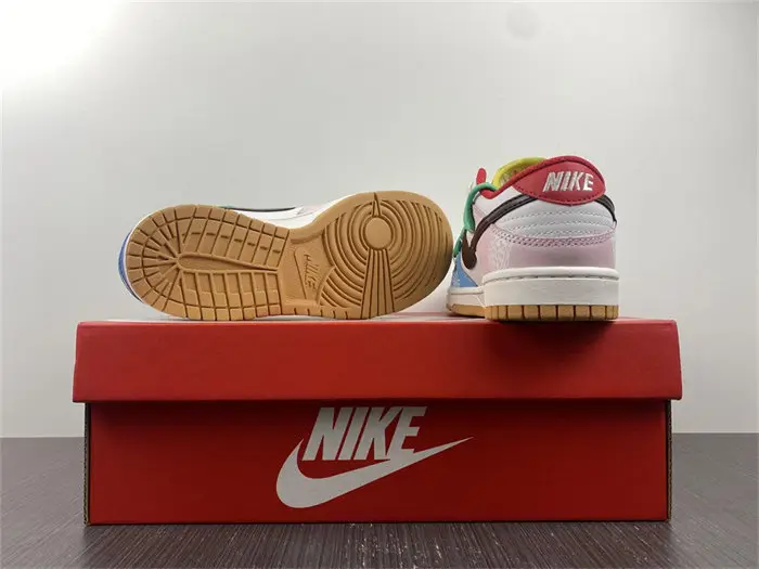 Nike Dunk Low SE 'FREE.99' 