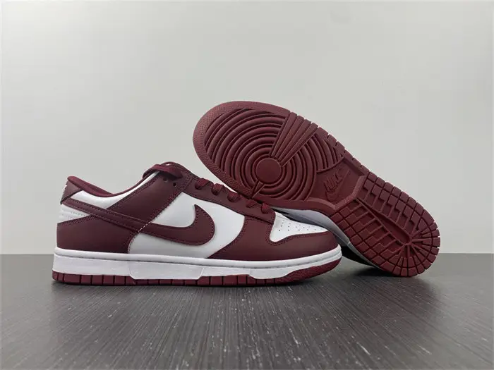 Nike Dunk Low Bordeaux 