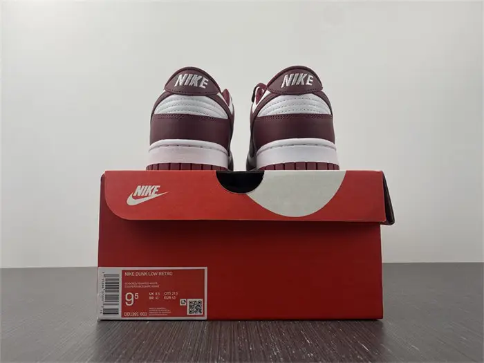 Nike Dunk Low Bordeaux 