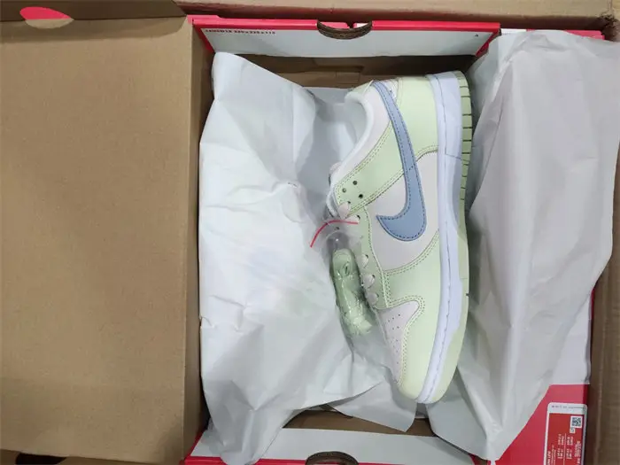 Nike Dunk Low Lime Ice 